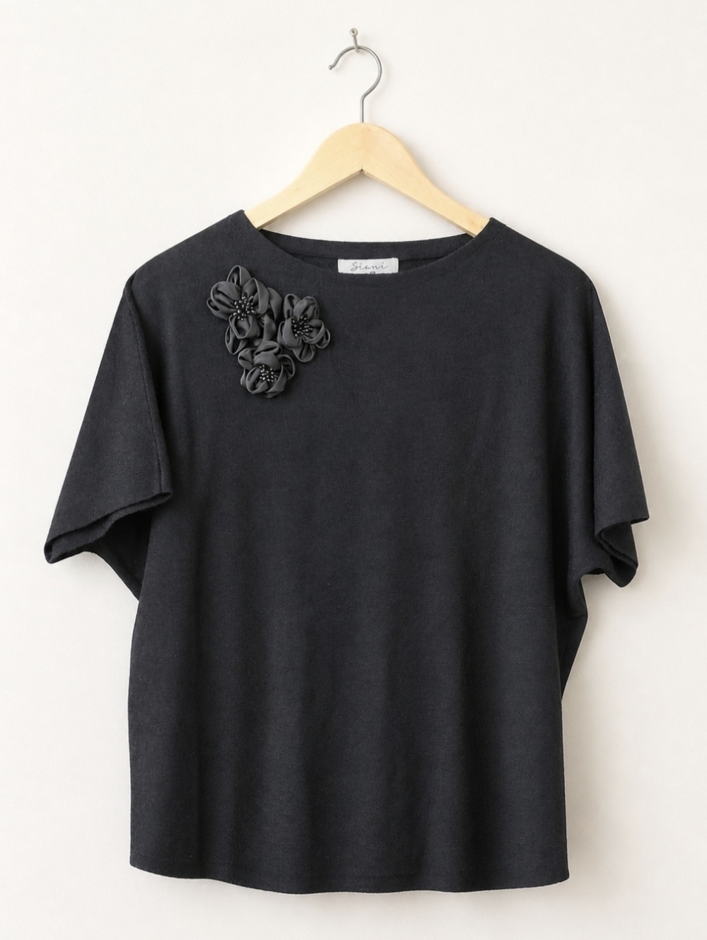 Sioni Milano Black Floral Appliqué Knit Top NWT Beaded Rosette Luxe